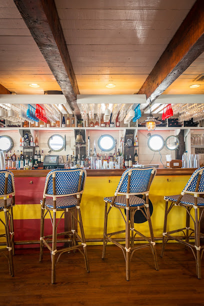 Navy Beach Restaurant, Montauk | Seafood Restaurant