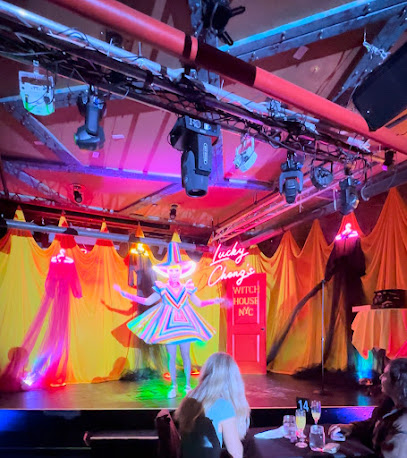 Lucky Cheng's Drag Queen Show Place